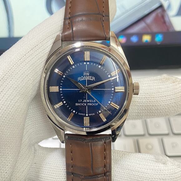 Vintage 1979 Roamer Manual Mens Silver Watch W/Leather Strap & Blue accents - Picture 4 of 7